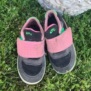 Toddler Girls Nike Size 7 Sneakers
